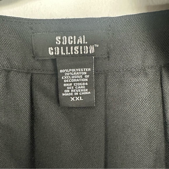 Social Collision Skirt Size XXL Black Pleated Goth Dark Academia Emo Skater - Picture 4 of 7